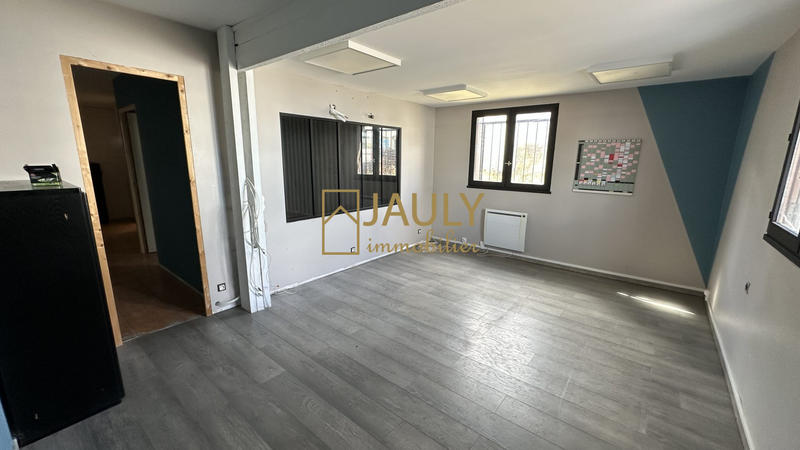 Local commercial - 679 m²