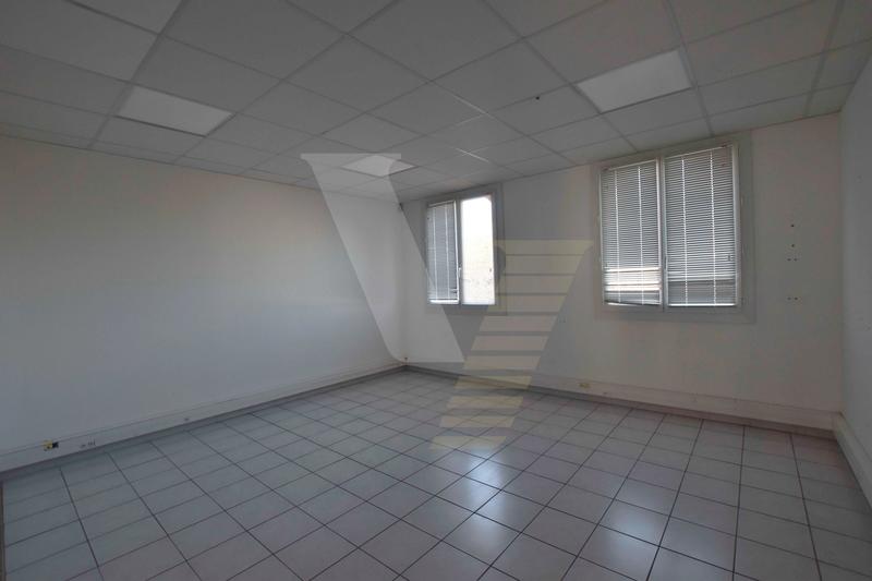 Local commercial - 282 m²