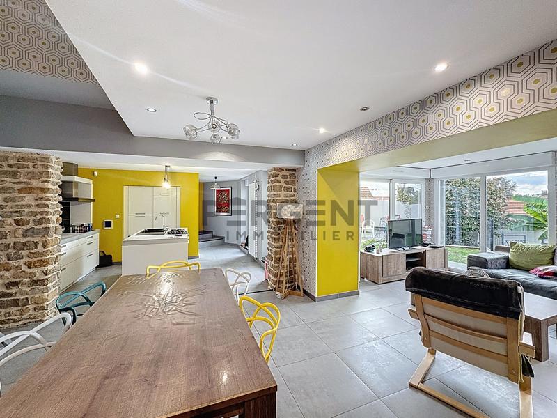 Maison - 190 m² - 6 pièces