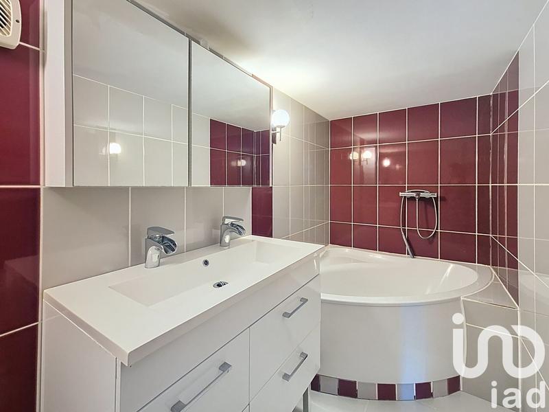 Maison - 215 m² - 8 pièces