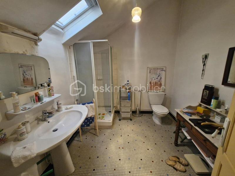 Maison traditionnelle - 163 m² - 6 pièces