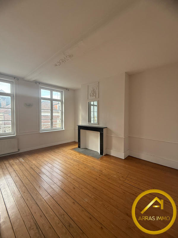 Maison - 209 m² - 9 pièces