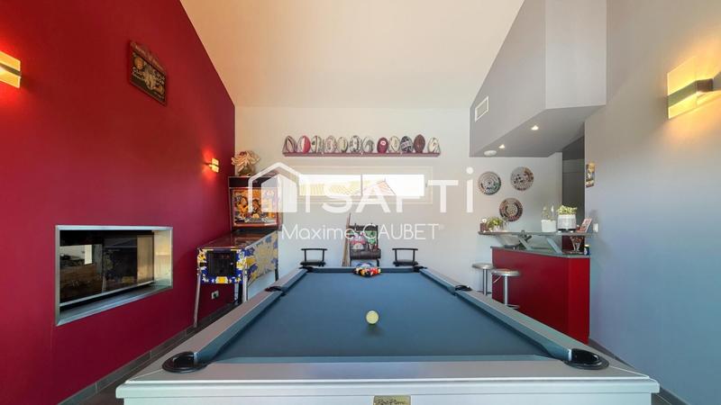 Maison - 260 m² - 8 pièces