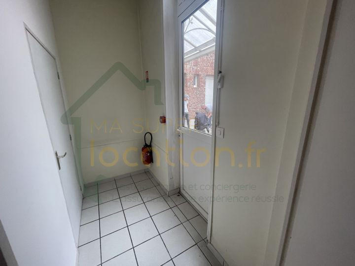 Local commercial - 17 m² - 1 pièce