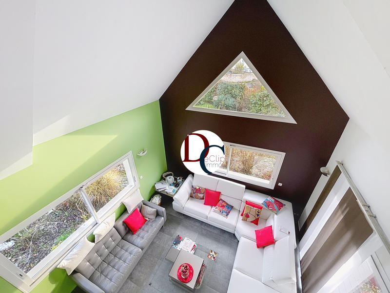 Maison - 210 m² - 6 pièces