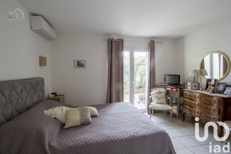 Maison - 305 m² - 14 pièces