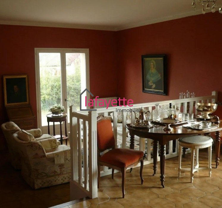 Maison ancienne - 215 m² - 8 pièces