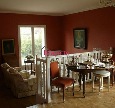 Maison ancienne - 215 m² - 8 pièces