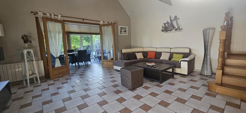 Maison - 189 m² - 9 pièces