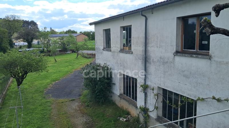 Maison - 340 m² - 16 pièces