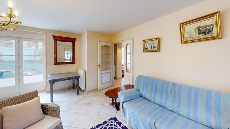 Propriété - 300 m² - 14 pièces