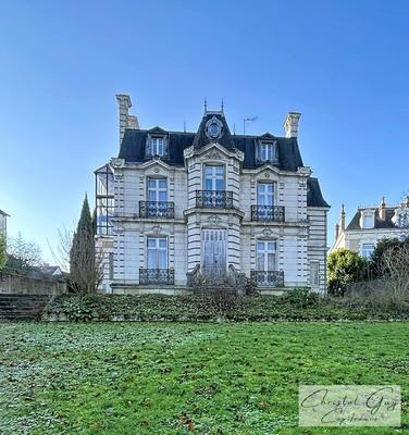 Maison bourgeoise - 337 m² - 10 pièces
