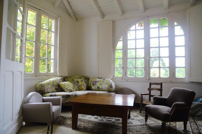 Maison traditionnelle - 260 m² - 8 pièces