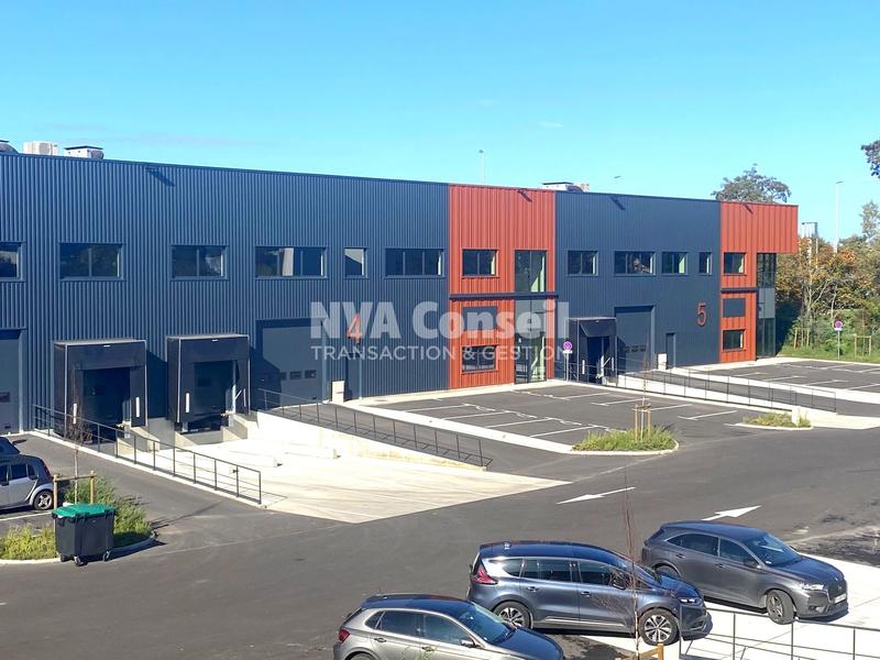 Entrepôt - 3 031 m²