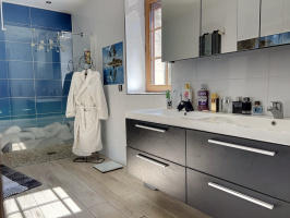 Propriété - 263 m² - 11 pièces