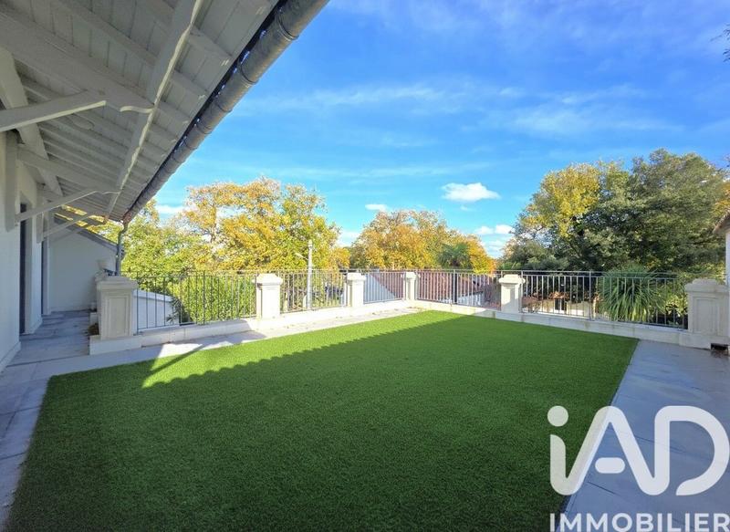 Maison - 210 m² - 7 pièces