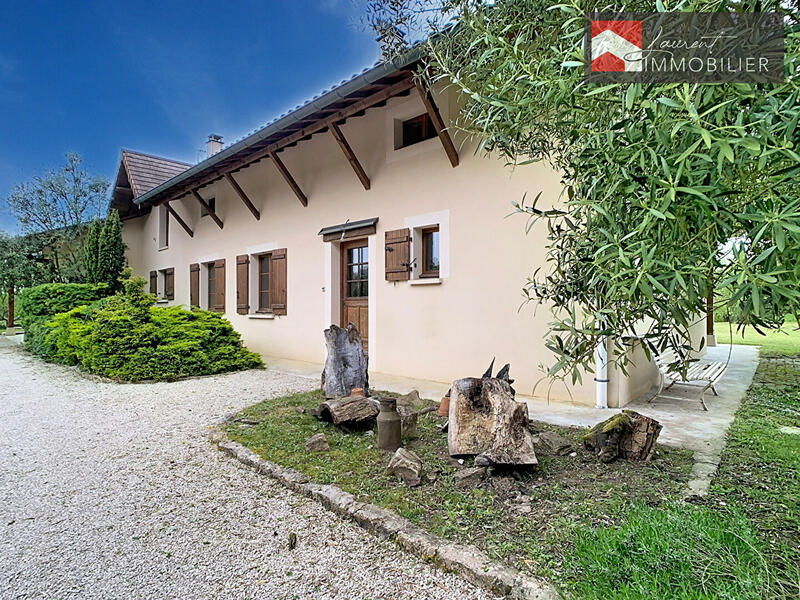 Maison - 214 m² - 6 pièces