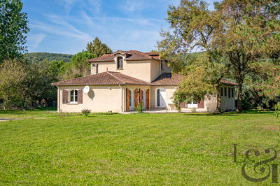 Maison - 188 m² - 6 pièces