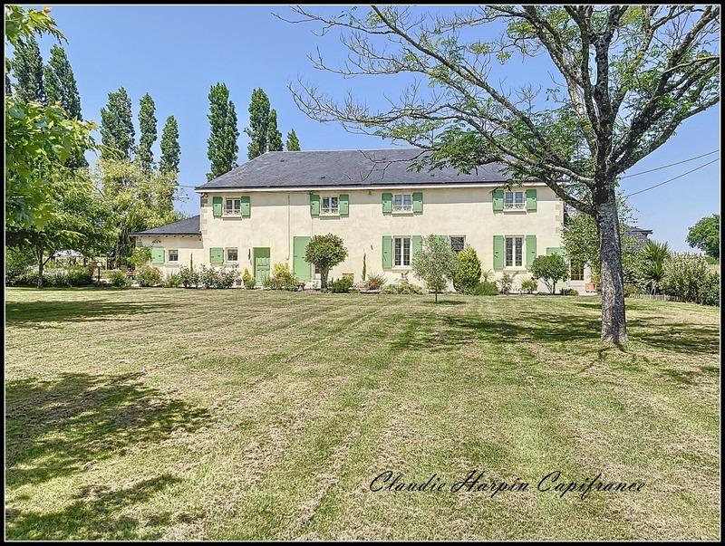 Maison - 288 m² - 8 pièces