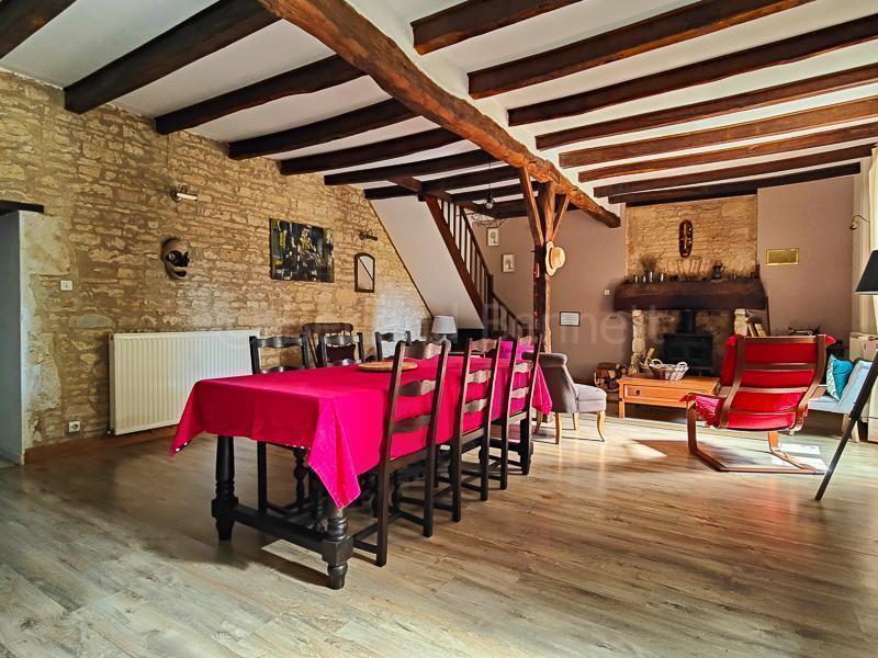 Maison en pierre - 287 m² - 9 pièces