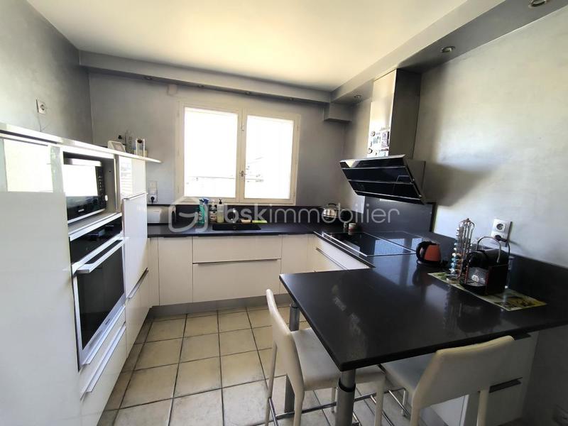 Maison traditionnelle - 188 m² - 6 pièces