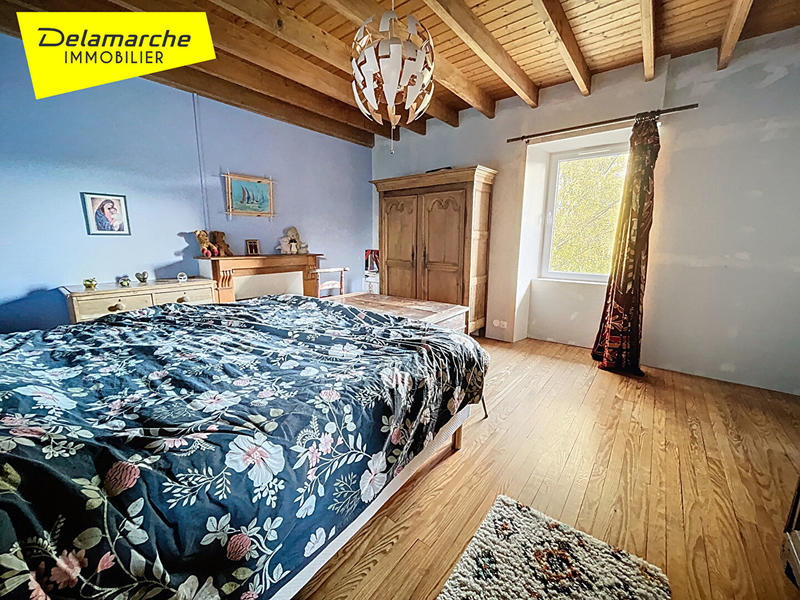 Maison - 208 m² - 9 pièces