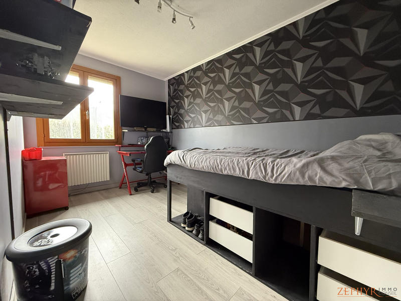 Villa - 90 m² - 4 pièces