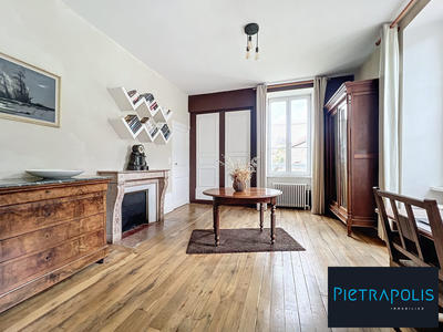 Maison - 196 m² - 7 pièces