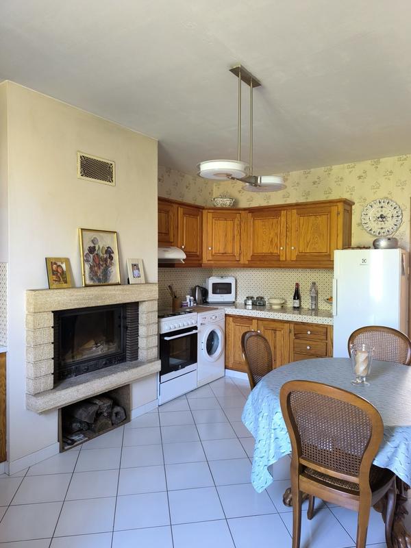 Maison - 201 m² - 7 pièces