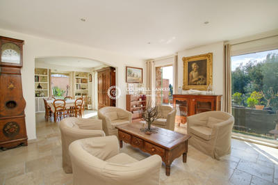 Villa - 400 m² - 12 pièces