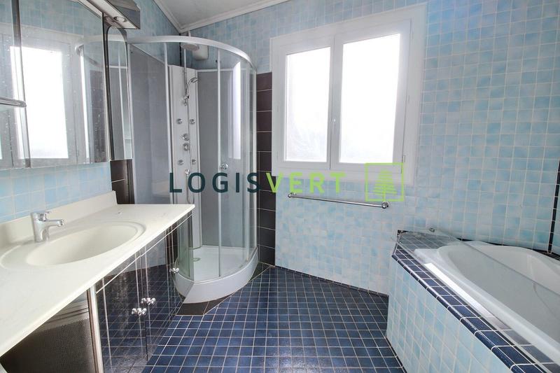 Maison - 102 m² - 4 pièces