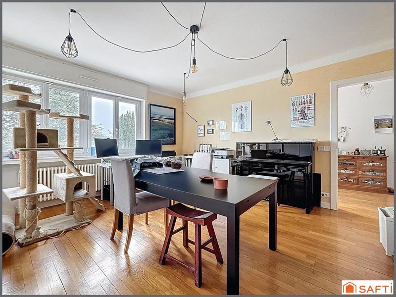 Maison - 200 m² - 8 pièces