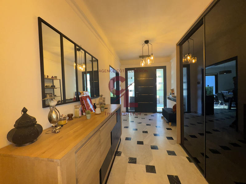 Maison - 328 m² - 9 pièces