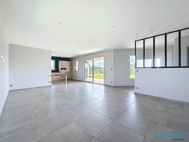 Villa - 102 m² - 4 pièces