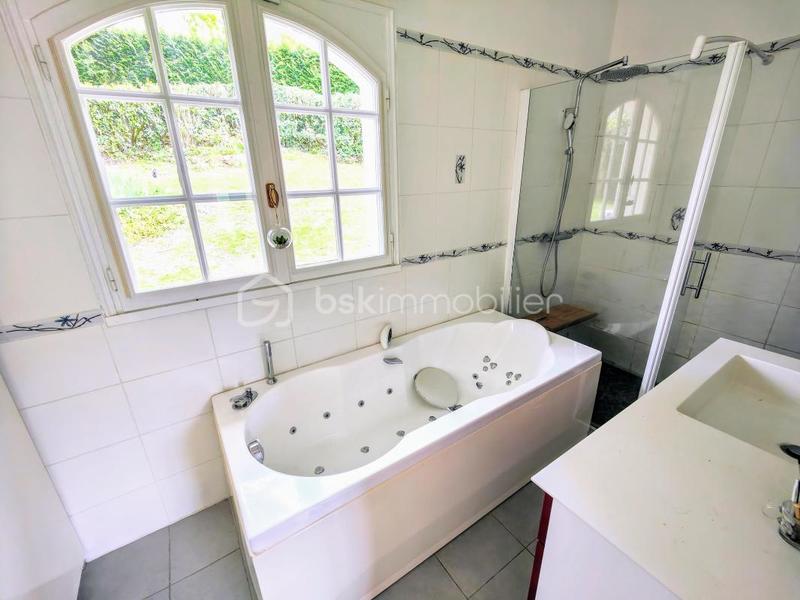 Maison - 175 m² - 7 pièces