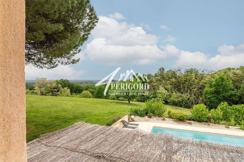 Maison ancienne - 173 m² - 8 pièces