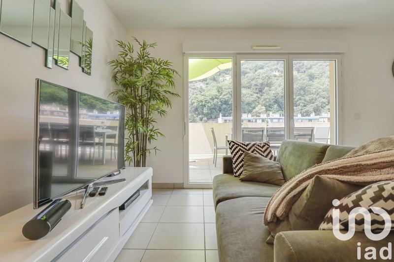 Appartement - 80 m² - 4 pièces