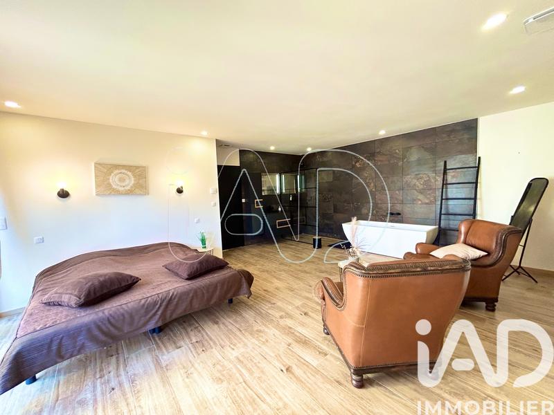 Maison - 181 m² - 6 pièces