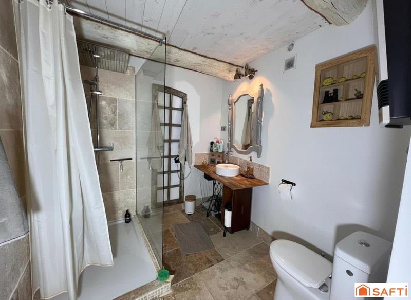 Maison - 230 m² - 6 pièces