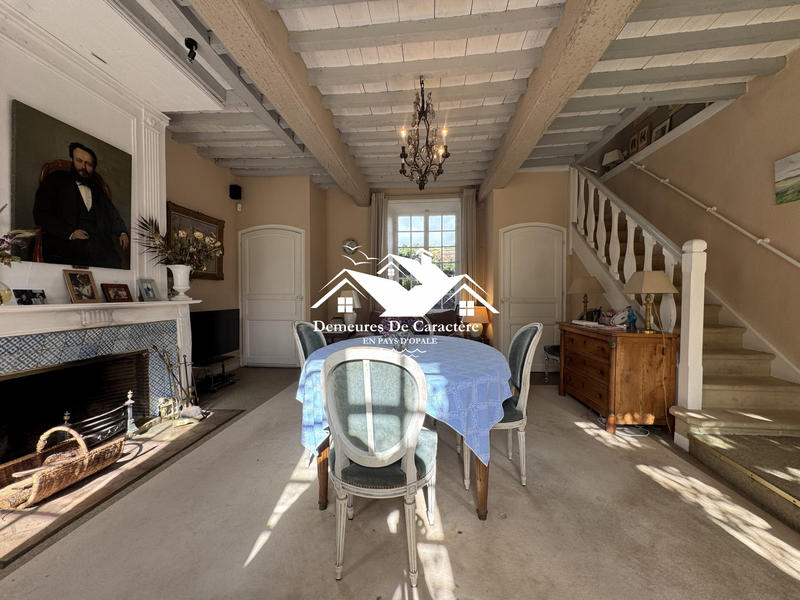 Maison - 259 m² - 6 pièces