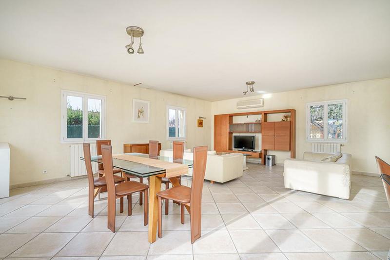 Maison - 200 m² - 6 pièces