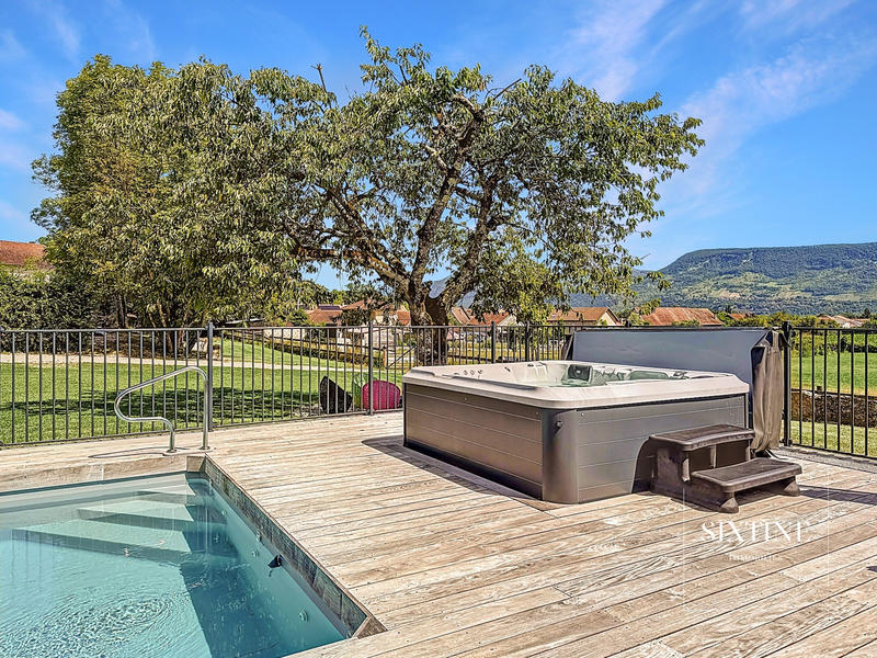 Maison ancienne - 692 m² - 16 pièces