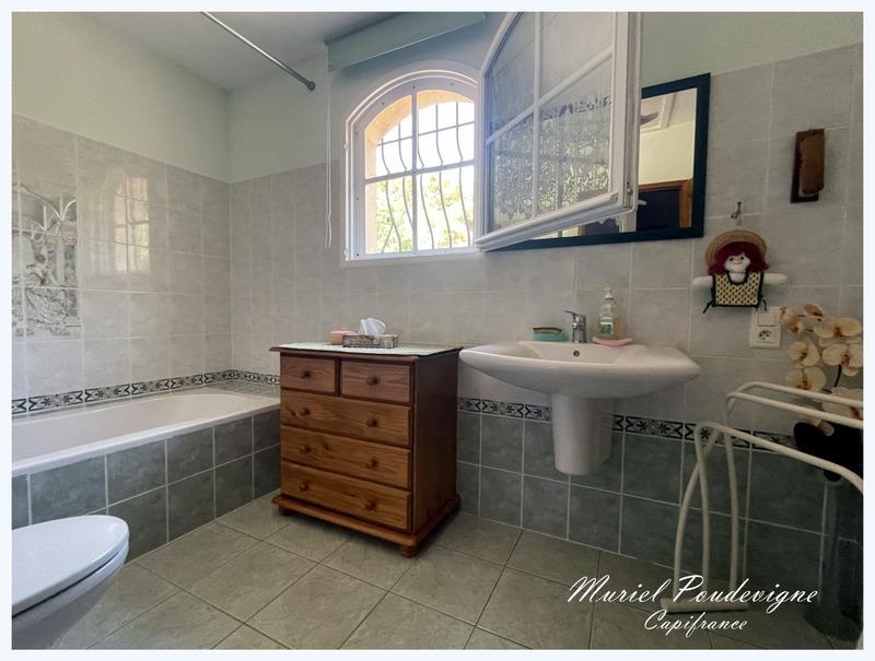 Maison - 142 m² - 8 pièces