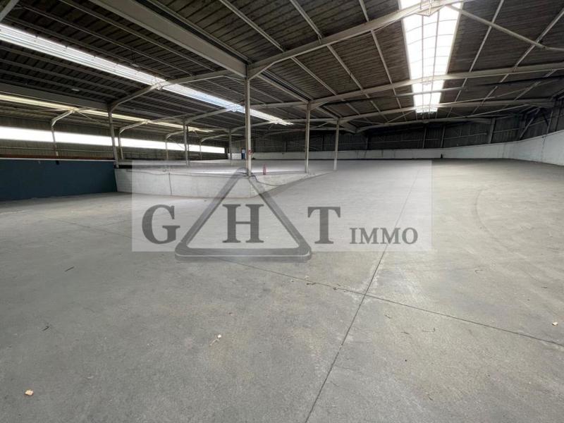 Entrepôt - 1 110 m²