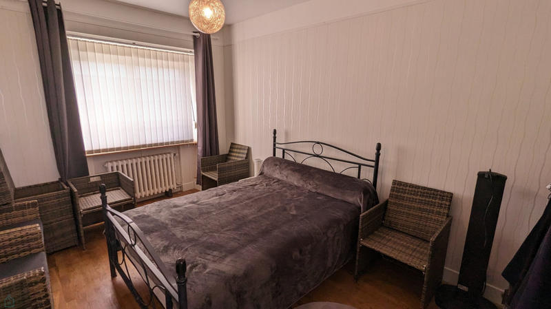 Maison - 185 m² - 9 pièces