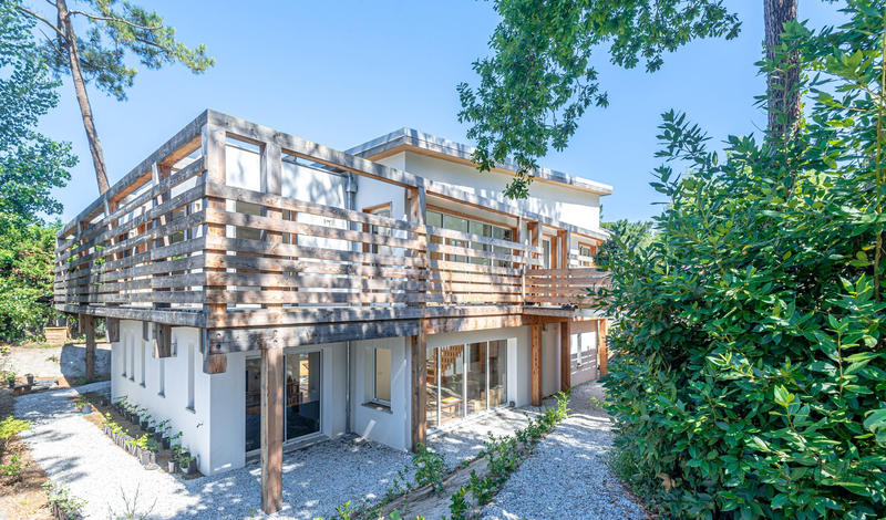Maison contemporaine - 220 m² - 7 pièces