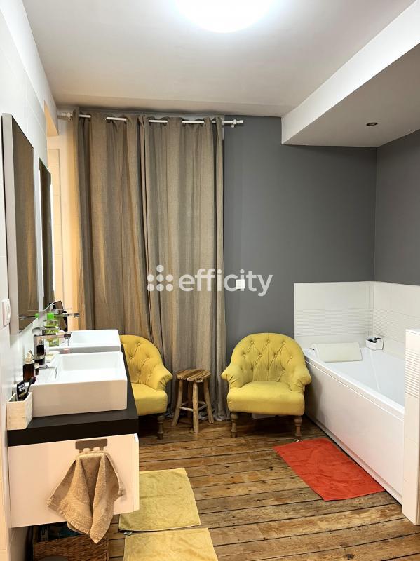 Maison de ville - 267 m² - 8 pièces