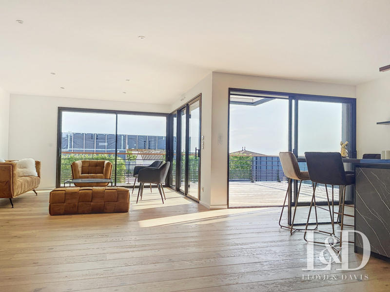 Villa - 216 m² - 5 pièces