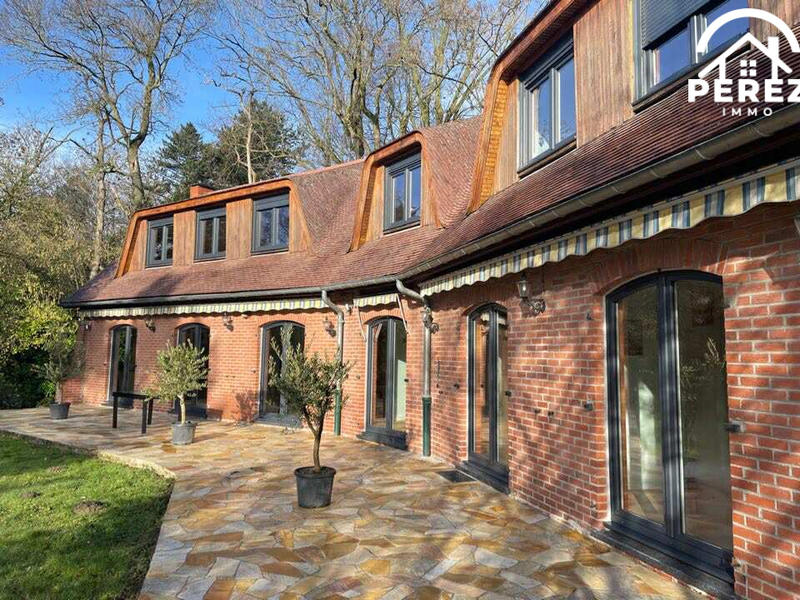 Villa - 278 m² - 10 pièces