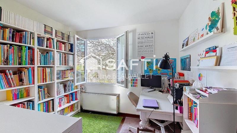 Maison - 204 m² - 7 pièces